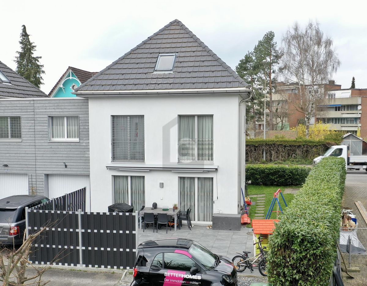 FAMILIENFREUNDLICH MIT CHARME IN ZENTRALER LAGE - 0