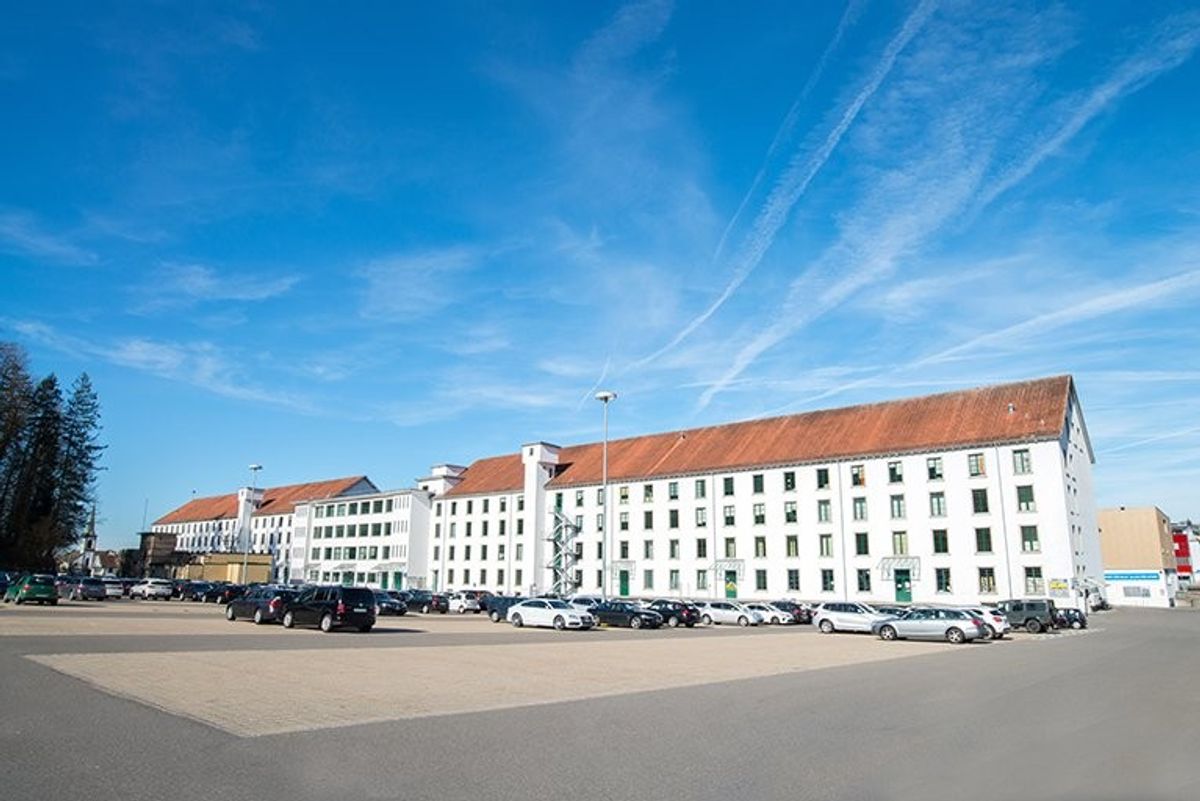 Parkplatz im Freien - 1
