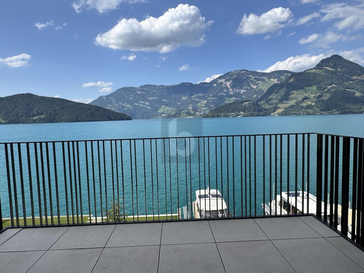LUXURIÖSER NEUBAU DIREKT AM SEE - 2