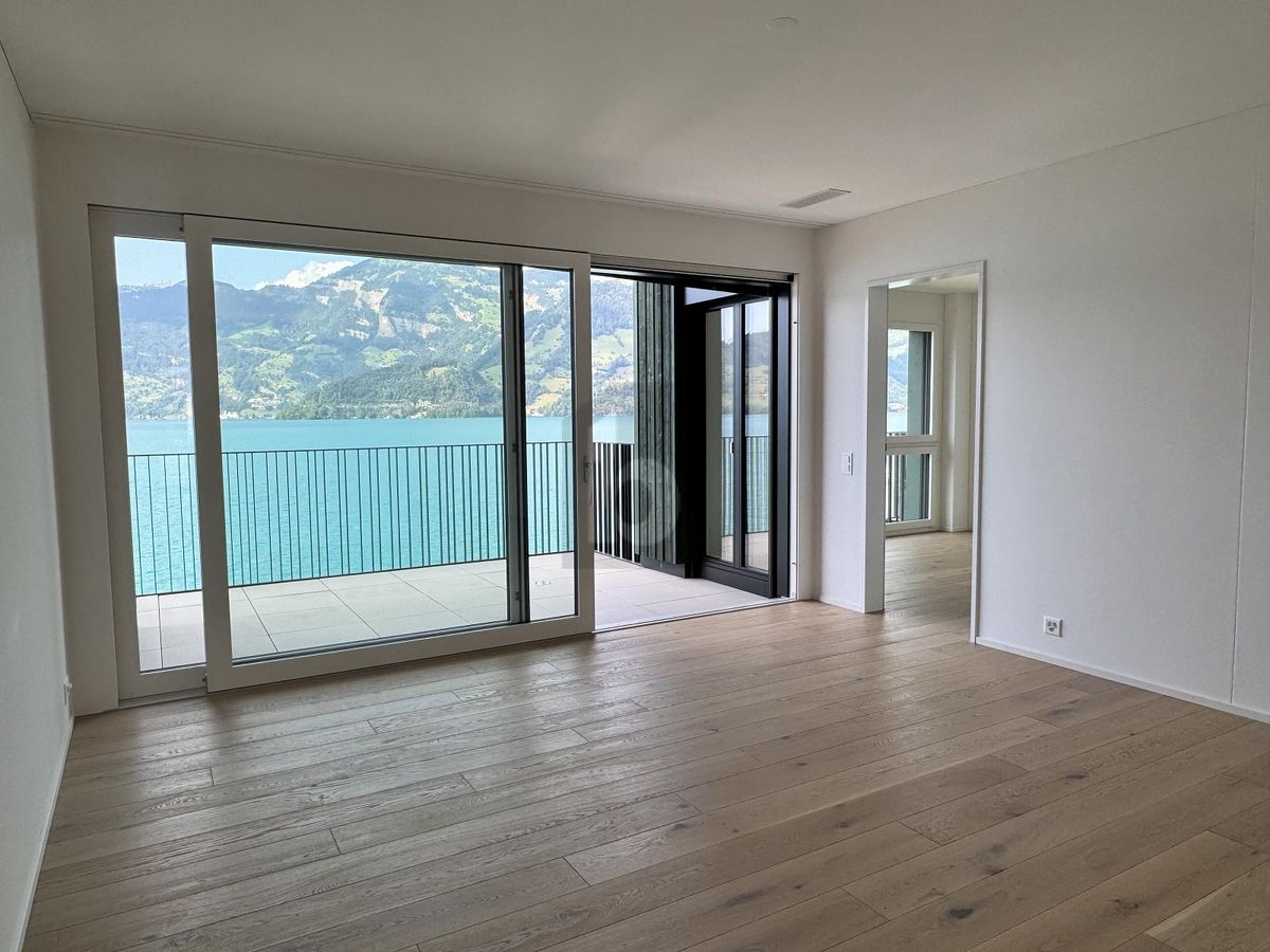 LUXURIÖSER NEUBAU DIREKT AM SEE - 3