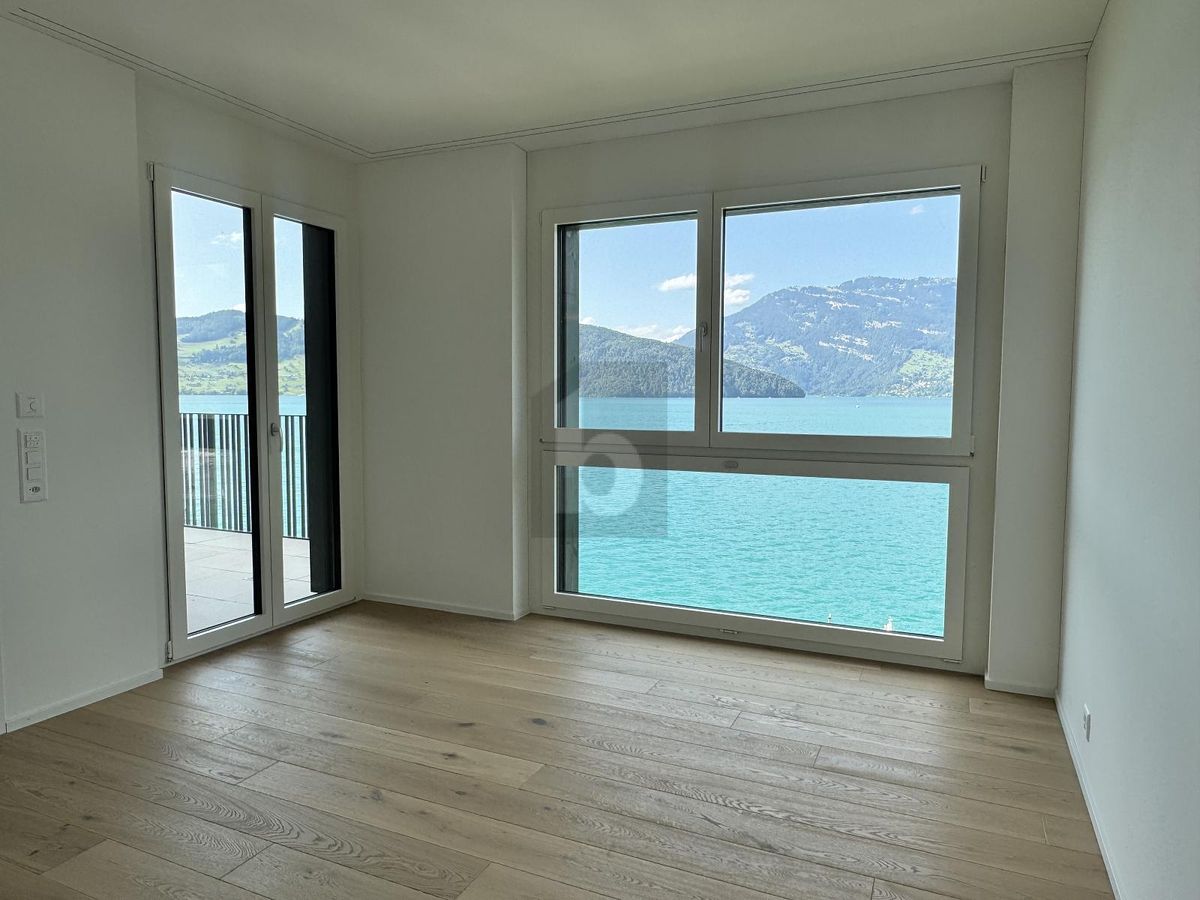 LUXURIÖSER NEUBAU DIREKT AM SEE - 4