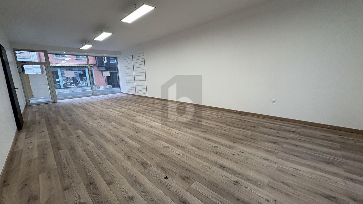 LOCAL OU FUTUR APPARTEMENT AU CENTRE-VILLE - 0
