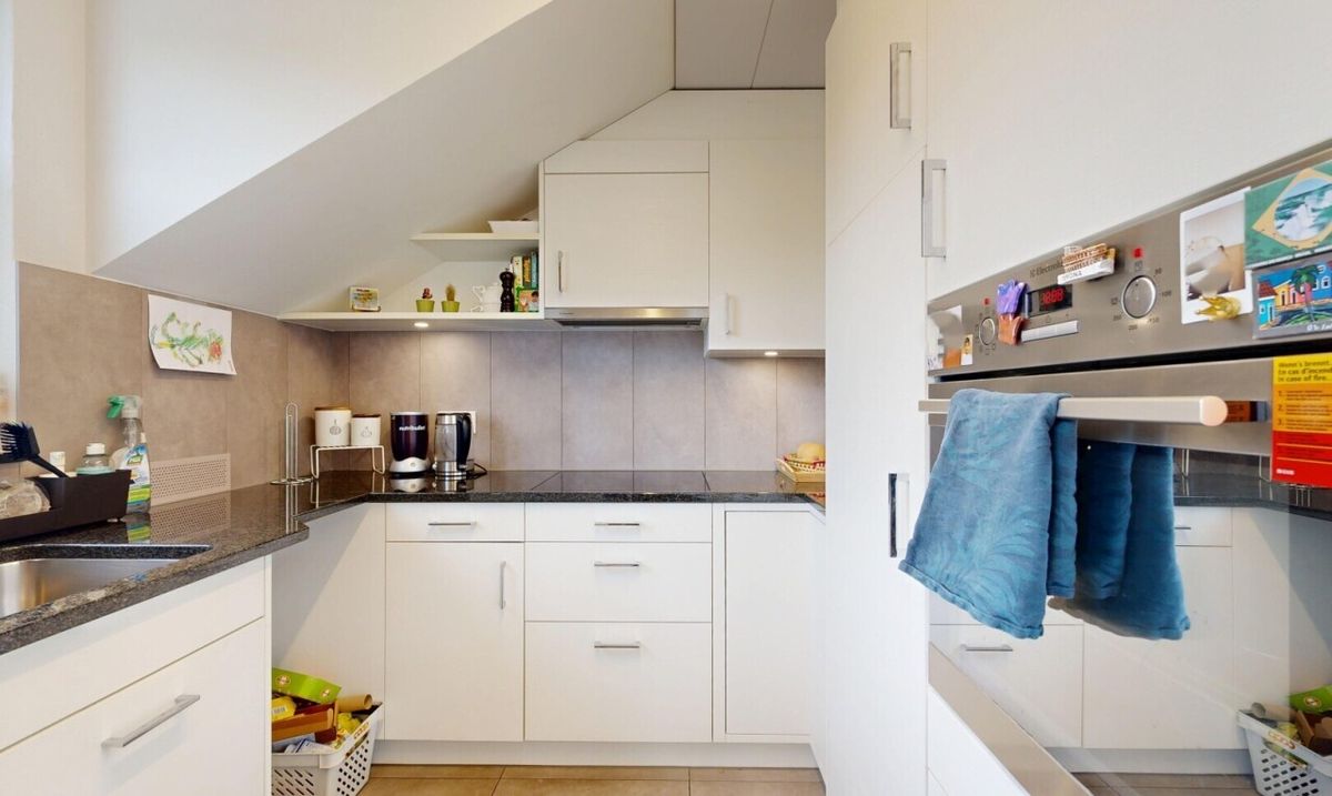 Preiswerte Dachwohnung mit Weitsicht an ruhiger Lage - 4