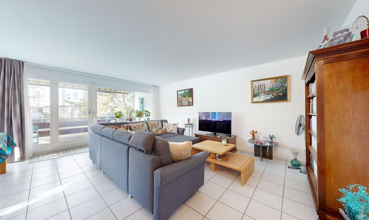Renovierte 4.5-Zimmer Wohnung mit Balkon in Nidau - 0