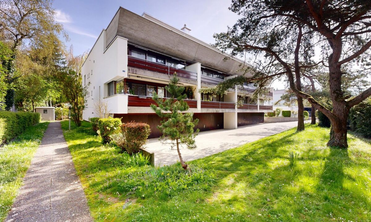 Renovierte 4.5-Zimmer Wohnung mit Balkon in Nidau - 1