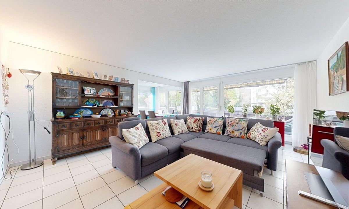 Renovierte 4.5-Zimmer Wohnung mit Balkon in Nidau - 2