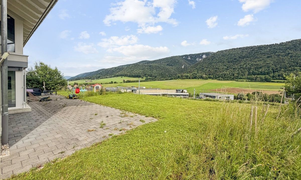 Außergewöhnliches Einfamilienhaus – 185 m² mit Garten und Panoramaberg - 2