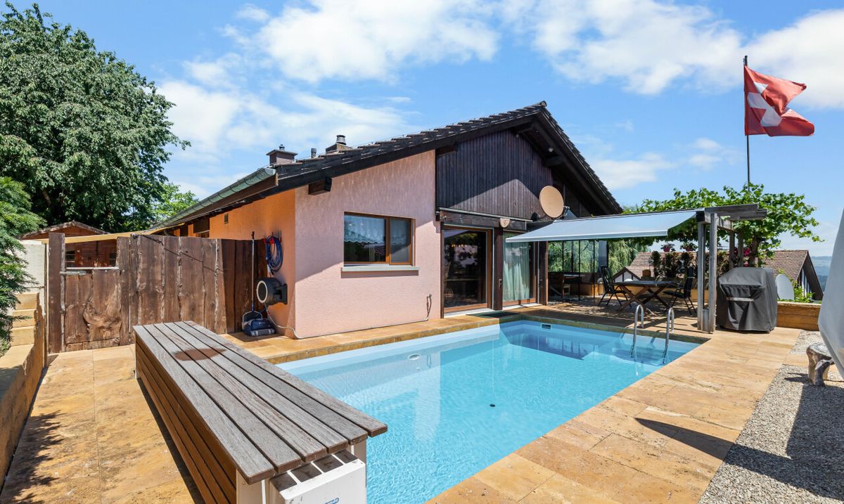 Wohnen mit Aussicht, Pool und besonderem Ambiente - 1