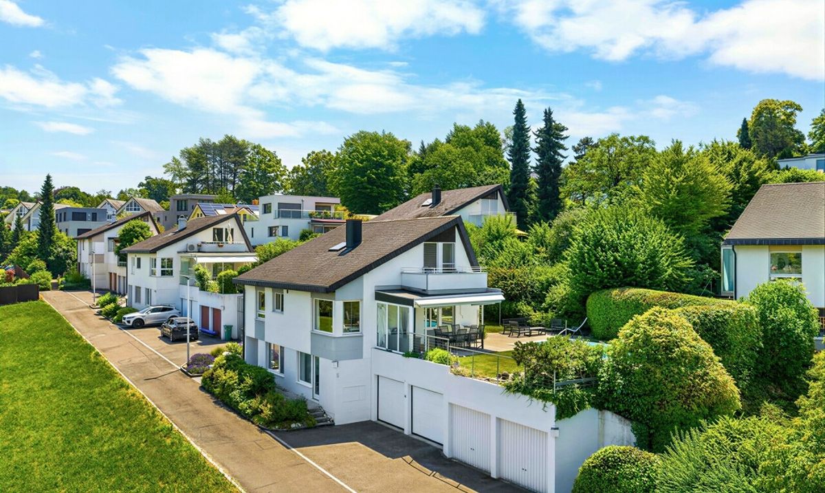 6-Zimmer Einfamilienhaus an ruhiger Sackgasse mit Aussenpool - 1