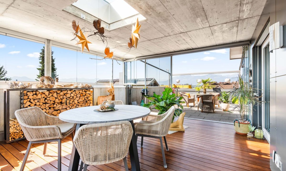 Exklusive Attika mit Wintergarten und 120 m² Terrasse - 4