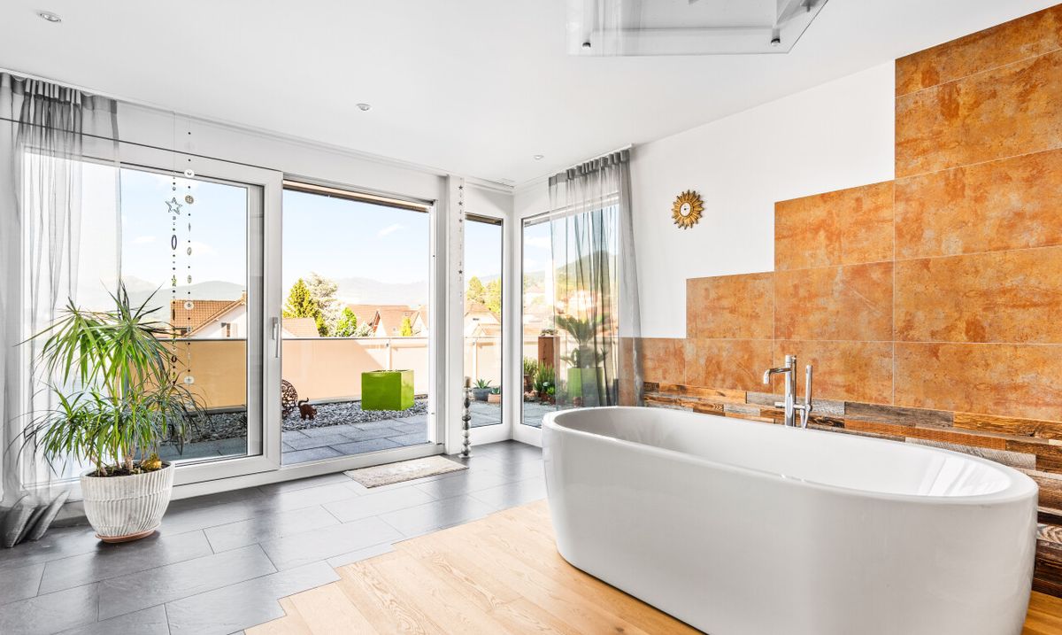 Exklusive Attika mit Wintergarten und 120 m² Terrasse - 8
