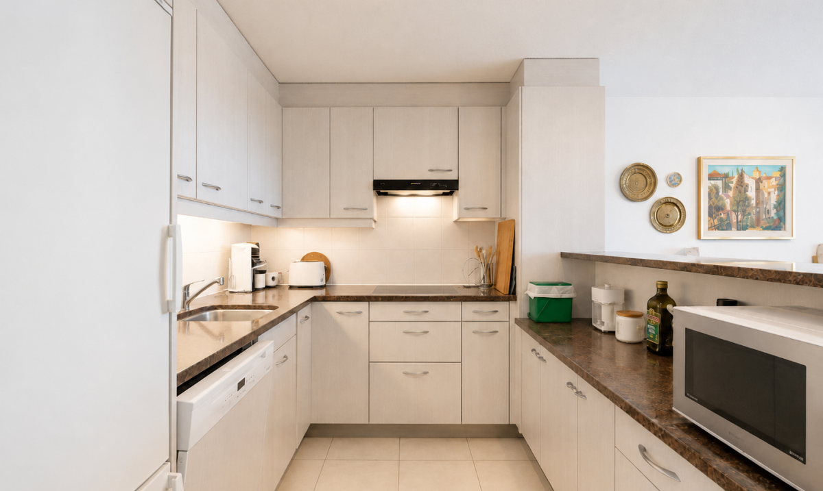 Gepflegte 3.5 Zimmer Wohnung mit Cheminée und Balkon - 1