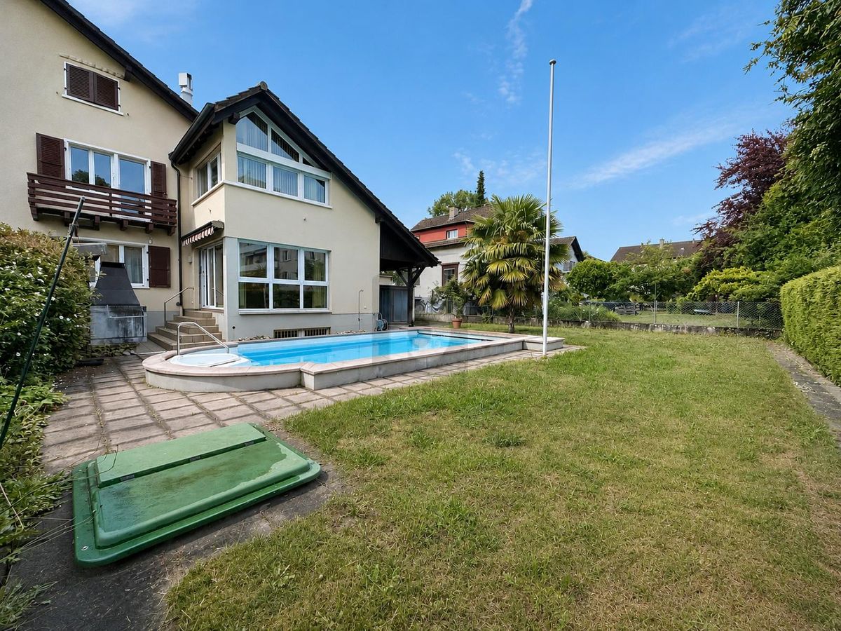 GARTEN-TRAUM MIT POOL UND GARAGENBOX - 0