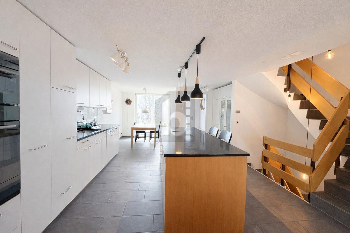 MODERN UND FAMILIENFREUNDLICH MIT GROSSEM GARTEN - 1