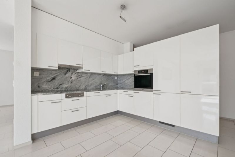Lichtdurchflutete 3.5-Zimmer Wohnung mit Blick in Zürich inkl. 2 Garagenstellplätze - 5
