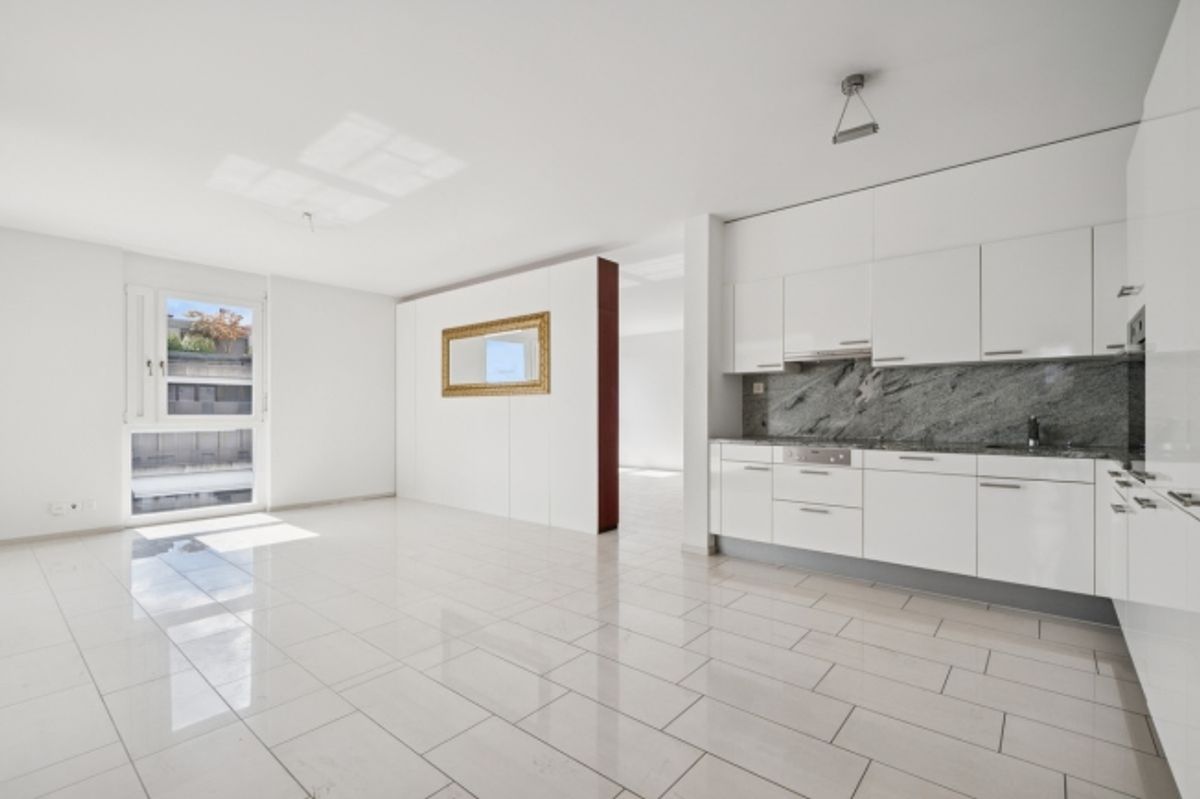Lichtdurchflutete 3.5-Zimmer Wohnung mit Blick in Zürich inkl. 2 Garagenstellplätze - 5