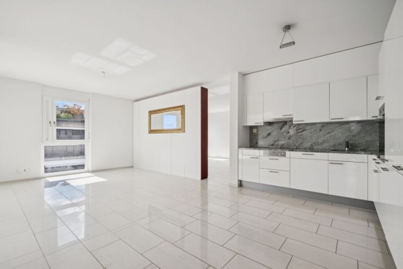Lichtdurchflutete 3.5-Zimmer Wohnung mit Blick in Zürich inkl. 2 Garagenstellplätze - 6