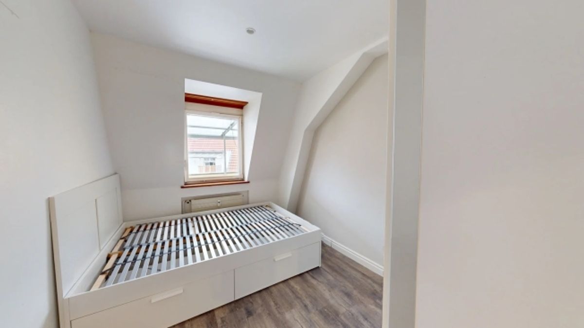 Furnished room in modernised apartment in a top location - 1