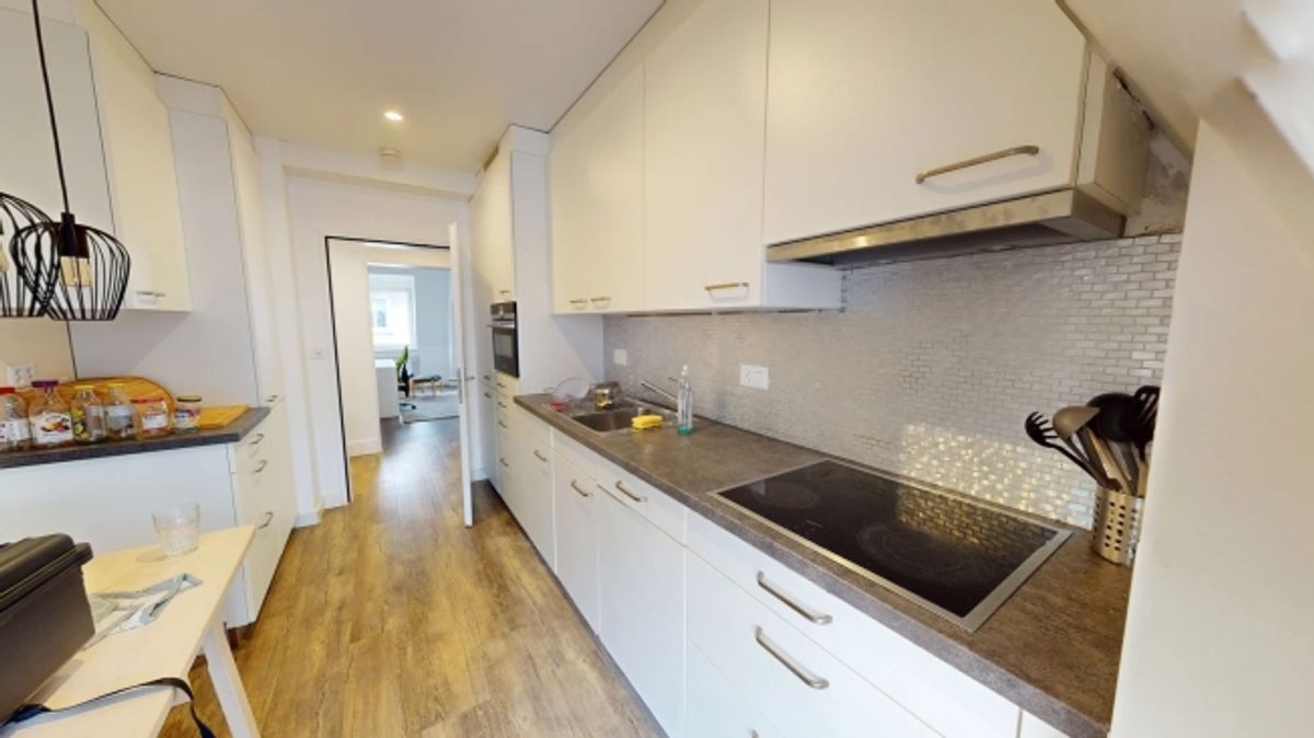 Furnished room in modernised apartment in a top location - 6