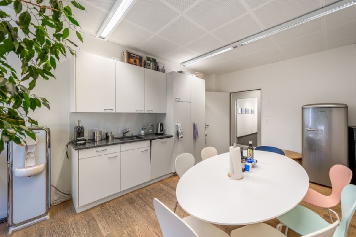 Modern ausgebaute Büroflächen im Herzen von Zürich - 10