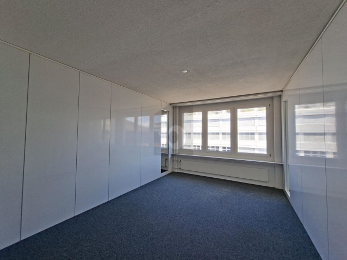 FLEXIBLE BÜROFLÄCHE MIT BESTER INFRASTRUKTUR - 1