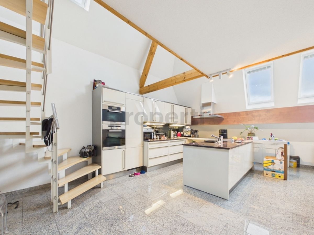 Renovierte 4.5-Zimmer Maisonette in historischem Bauernhaus mit Balkon, Rothrist AG - 1