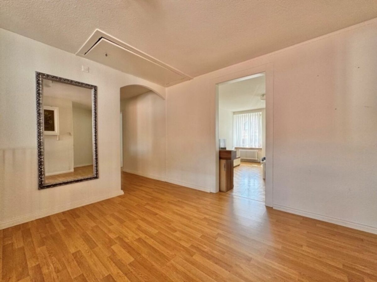 7 Zimmer-Wohnung - 8