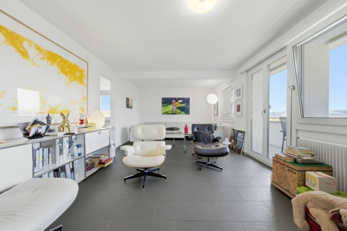 *RESERVIERT* Exklusives Wohnerlebnis mit Weitblick Modernisiertes Raumwunder in Belp - 1