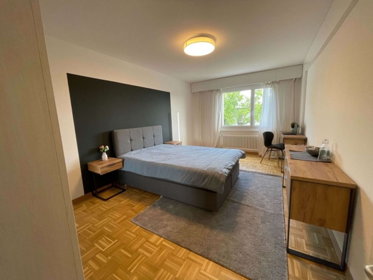 Furnished room in modernised apartment in a top location - 0