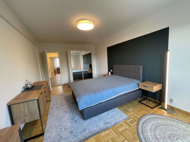 Furnished room in modernised apartment in a top location - 3