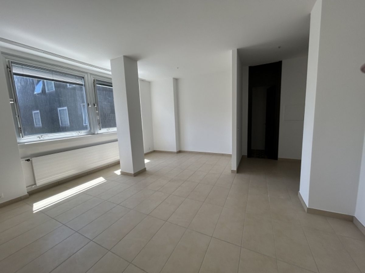 BÜRO IN LUGANO-CASSARATE ZU VERKAUFEN - 1