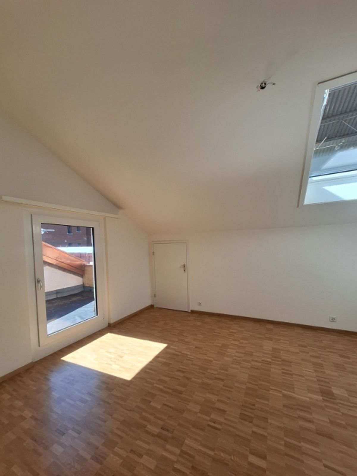 Mieten ohne Kaution - Wohnen im Grünen in einer stilvollen Dachwohnung - 5