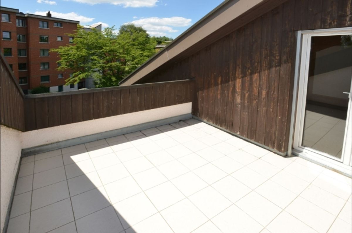 Mieten ohne Kaution - Wohnen im Grünen in einer stilvollen Dachwohnung - 7