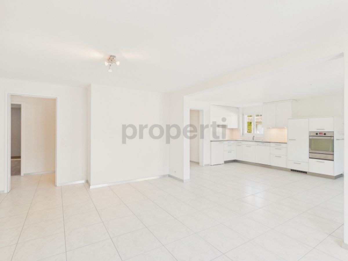 Moderne 3.5-Zimmer-Wohnung mit grosszügigem Grundriss und sonnigem Aussenbereich in Utzigen - 4