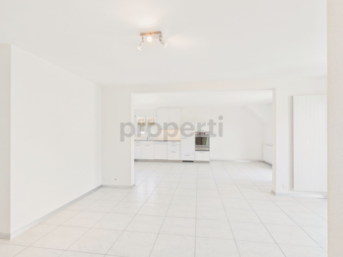 Moderne 3.5-Zimmer-Wohnung mit grosszügigem Grundriss und sonnigem Aussenbereich in Utzigen - 5
