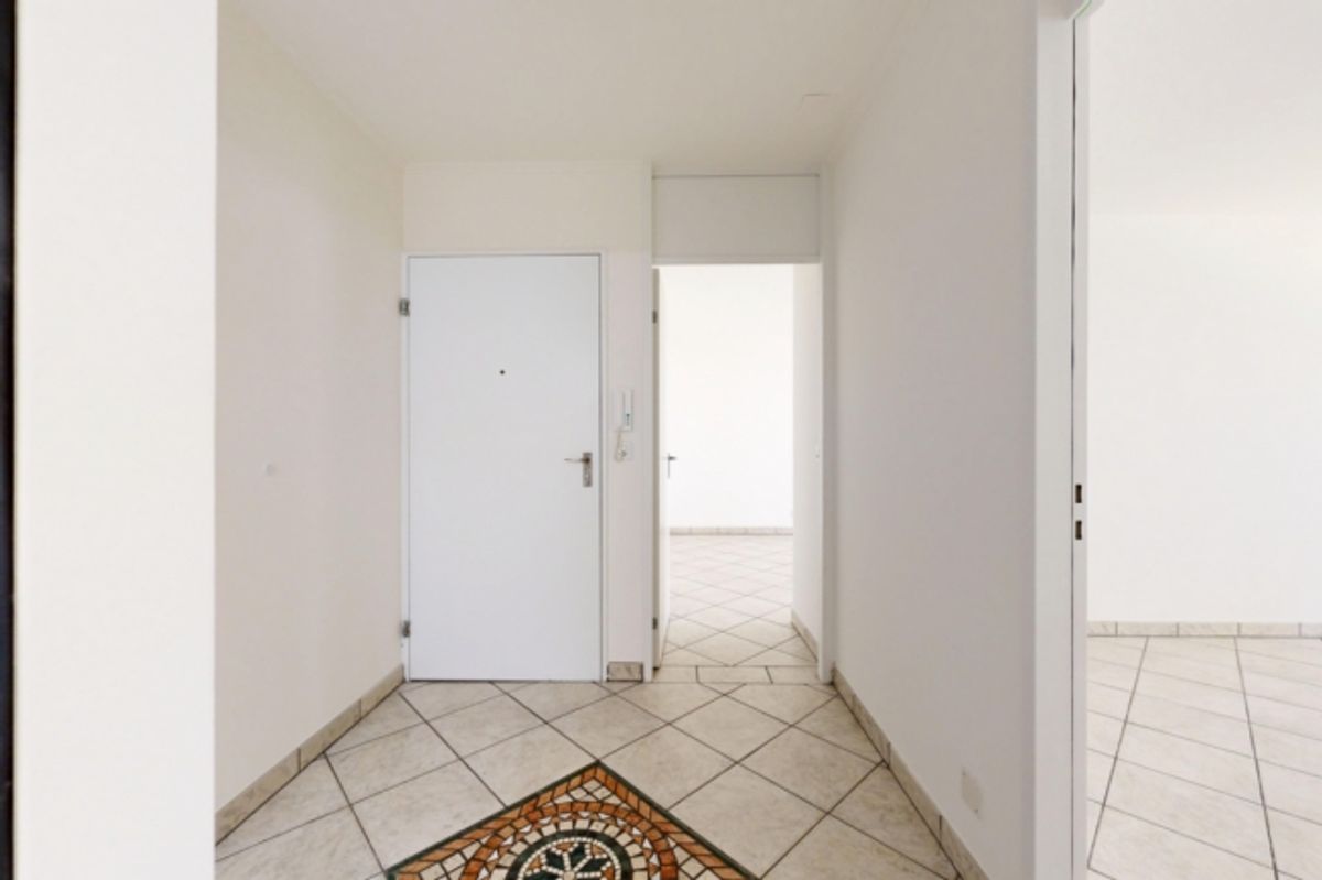Neu Renovierte 2.5-Zi. Wohnung beim Messeplatz Basel - 6