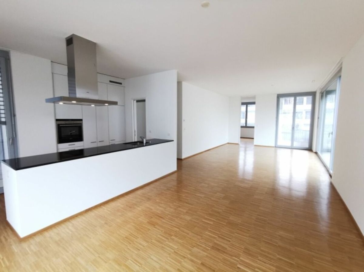 Grosszügige 3.5-Zimmer-Wohnung mit zwei Balkonen - 0