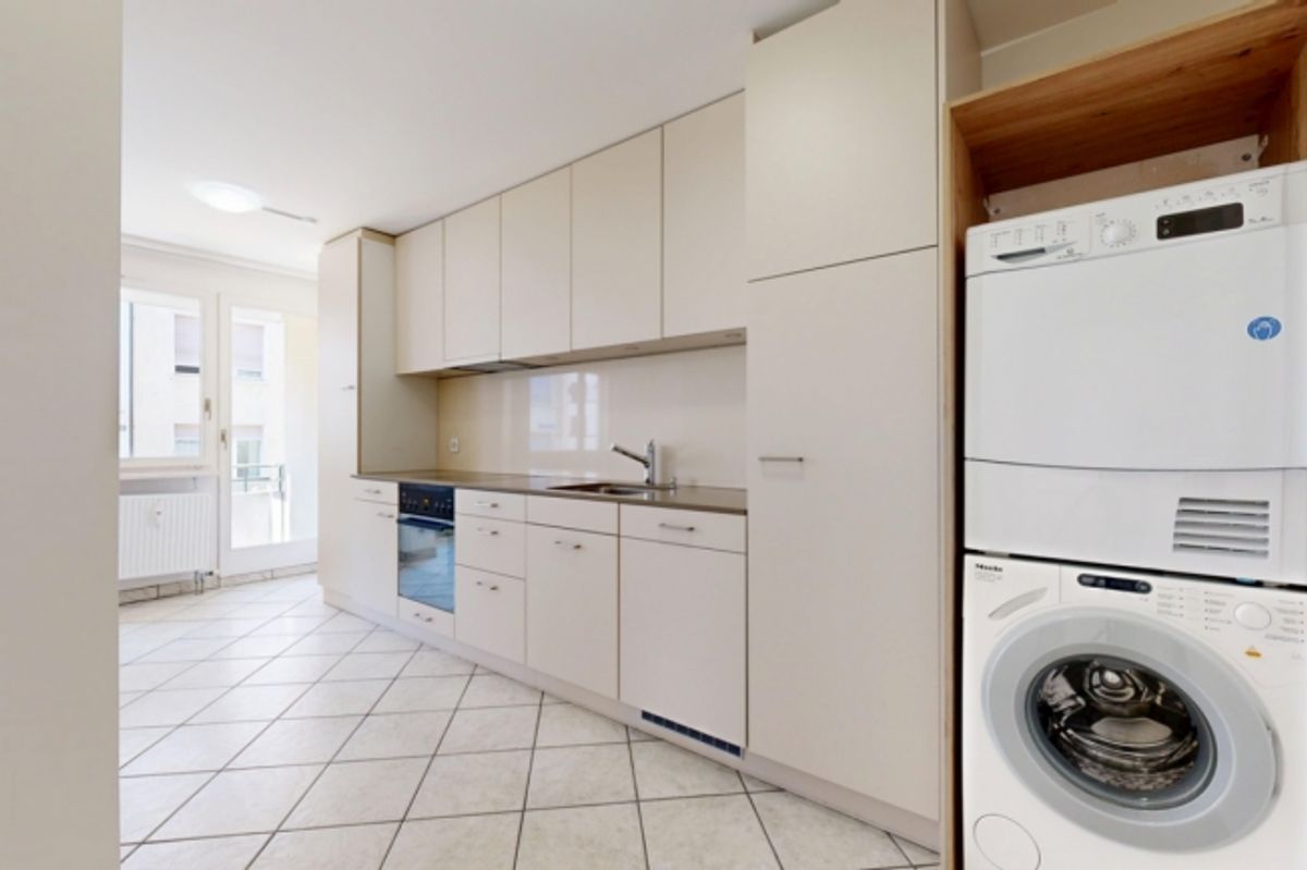Neu Renovierte 2.5-Zi. Wohnung beim Messeplatz Basel - 3
