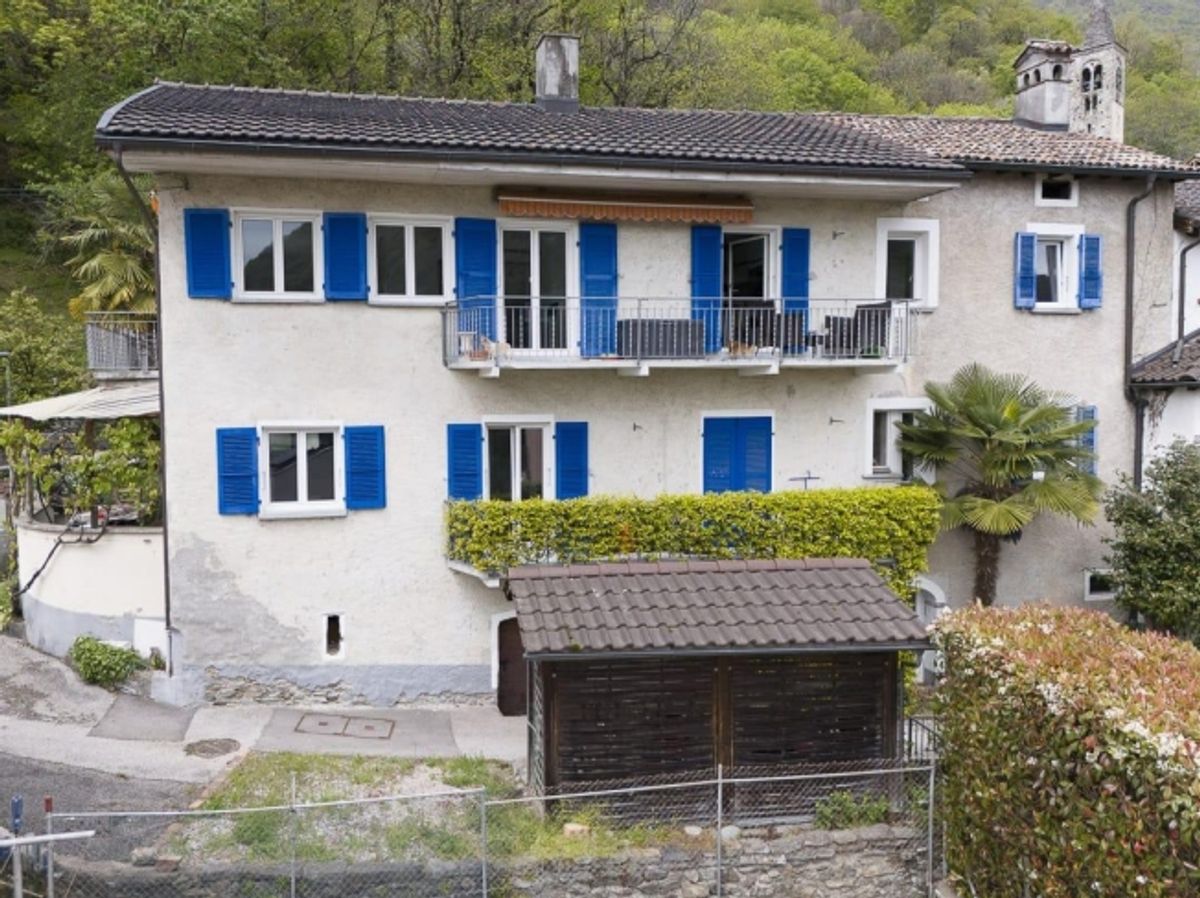 Casa unifamiliare con due unità abitative indipendenti a Mezzovico-Vira, ammessa residenza secondaria. - 0