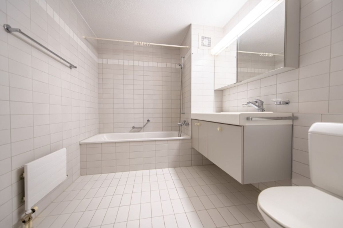 Wohnen mit Komfort eigene Waschmaschine, grosser Balkon & viel Platz - 7