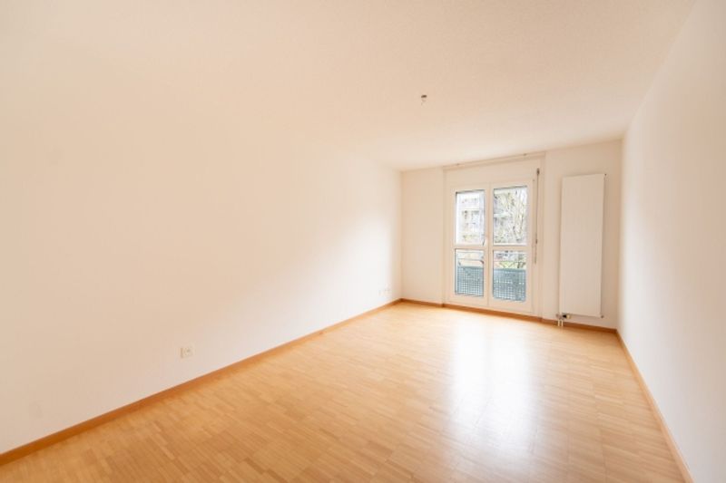 Wohnen mit Komfort eigene Waschmaschine, grosser Balkon & viel Platz - 10