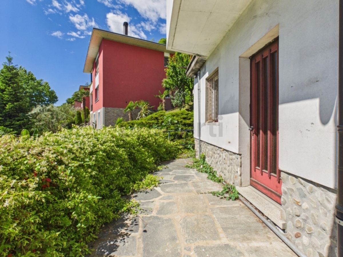 Elegante villa 4 locali con balcone ristrutturata, Agno - 9