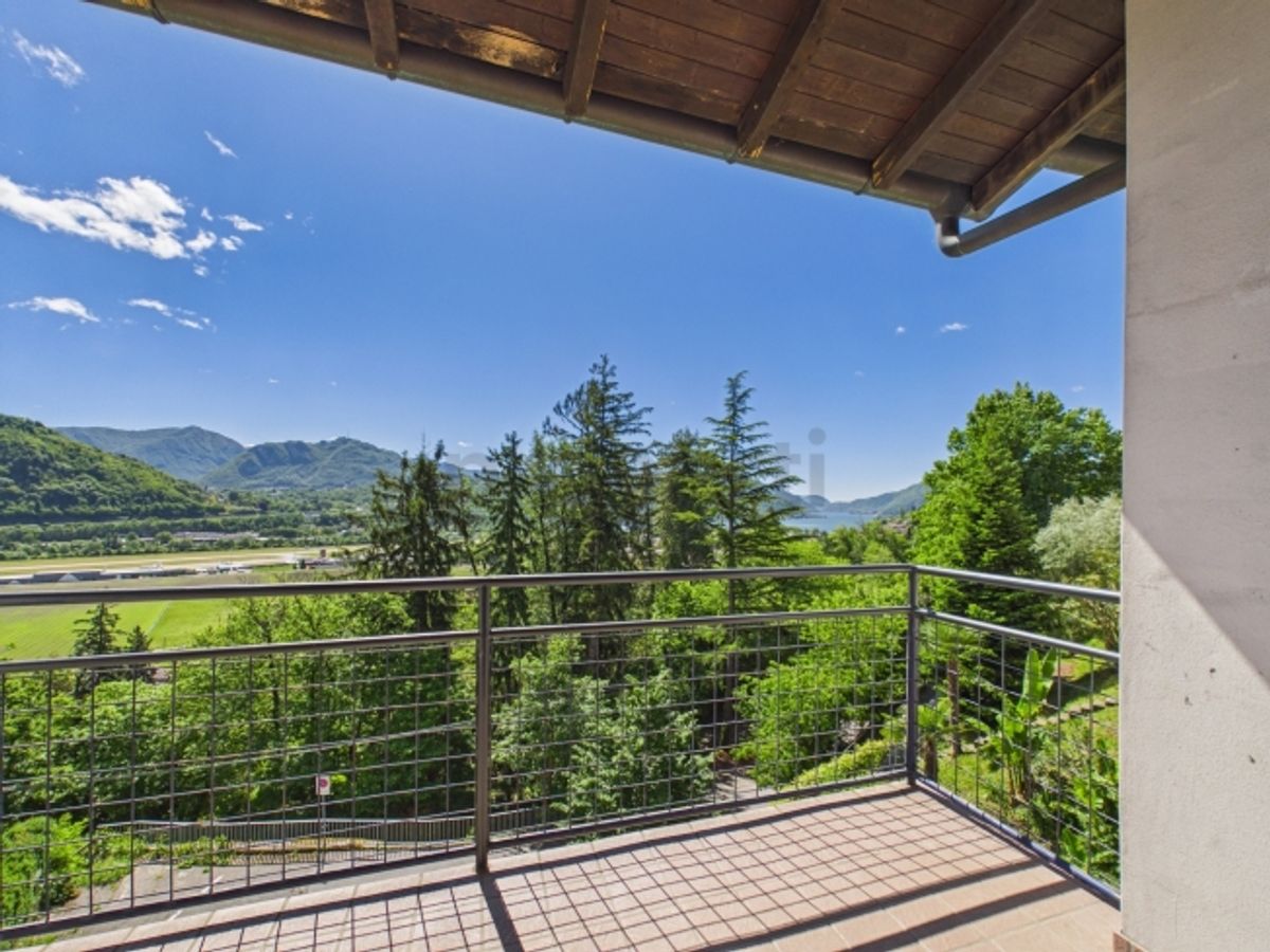 Elegante villa 4 locali con balcone ristrutturata, Agno - 4