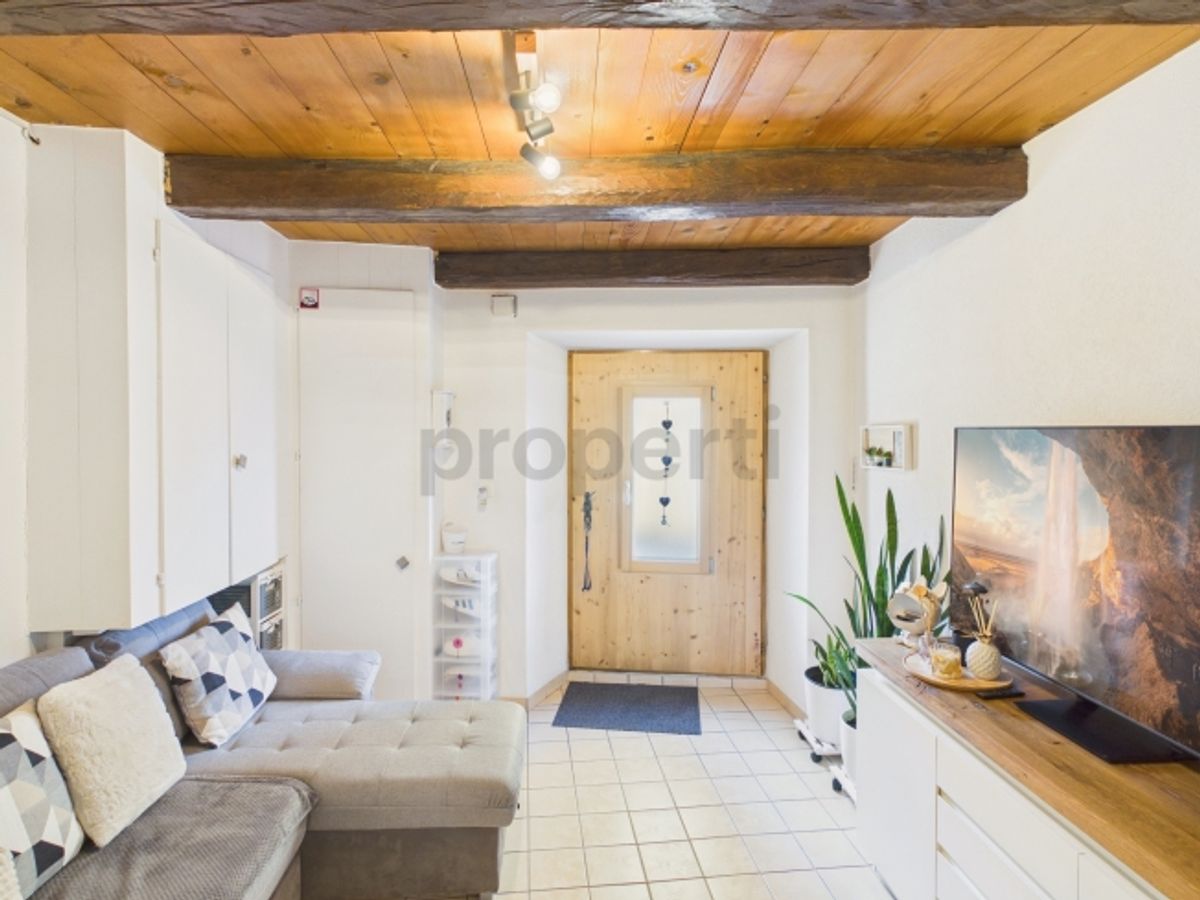 Élégante maison mitoyenne de 2 pièces avec grenier, Ardon - 1