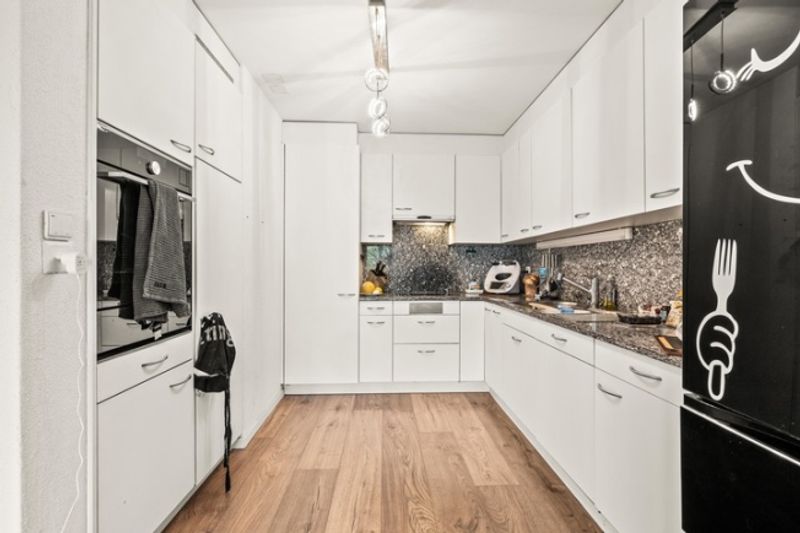 HELLE UND GEMÜTLICHE 5.5 ZIMMER MAISONETTE IN ZÜRICH-NORD - 3
