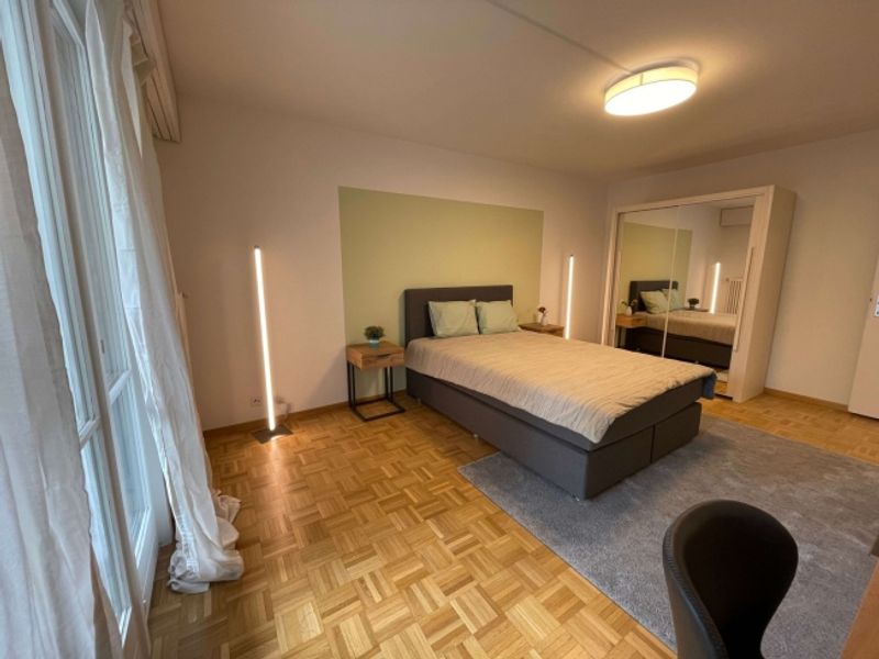 Furnished room in modernised apartment in a top location - 6
