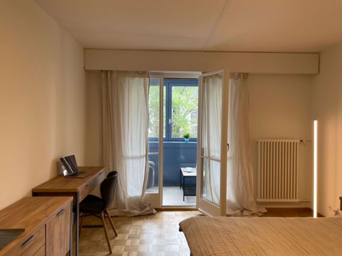 Furnished room in modernised apartment in a top location - 3