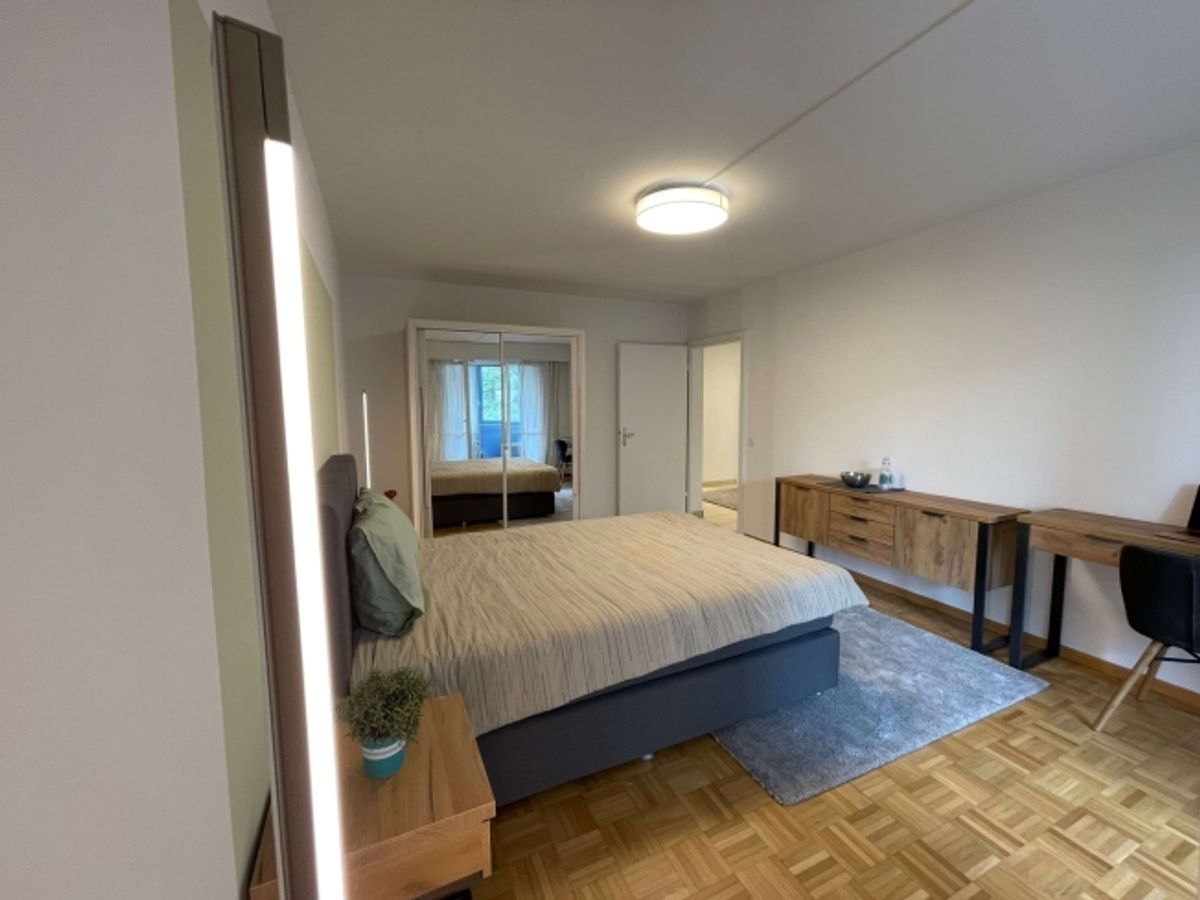Furnished room in modernised apartment in a top location - 4