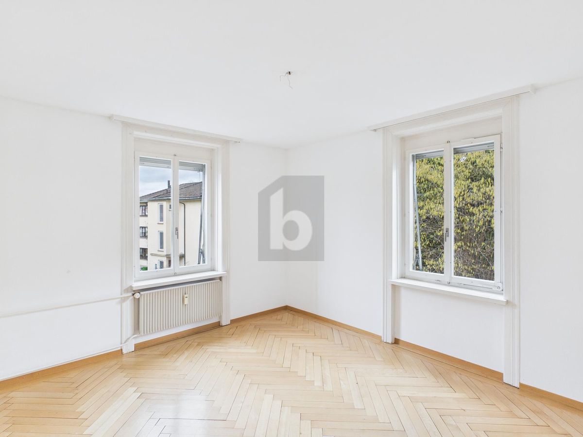 RUHIG UND ZENTRAL MIT BALKON - 2