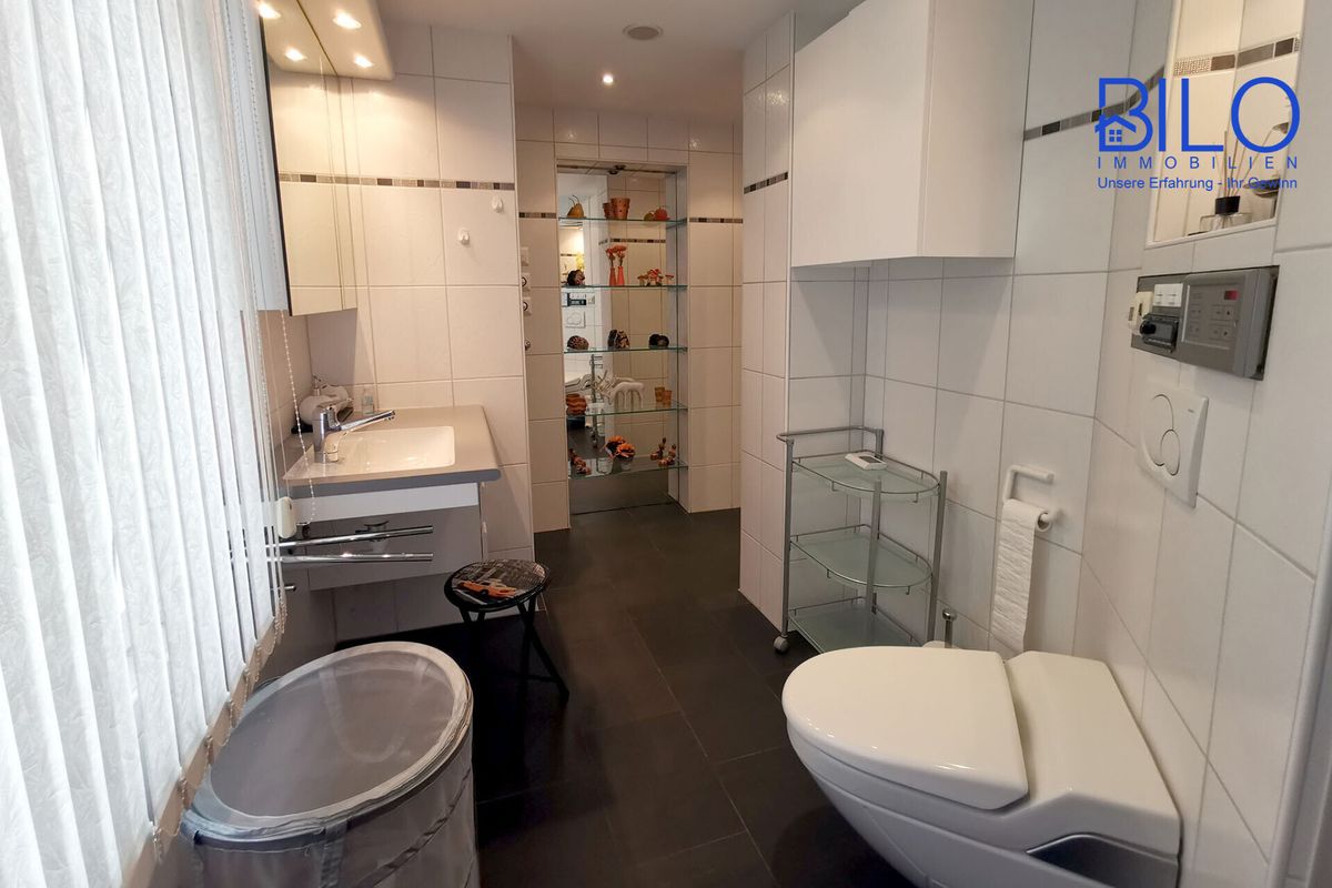 Wohnhaus mit vielfältigen Möglichkeiten
in TOP-Zustand - 35